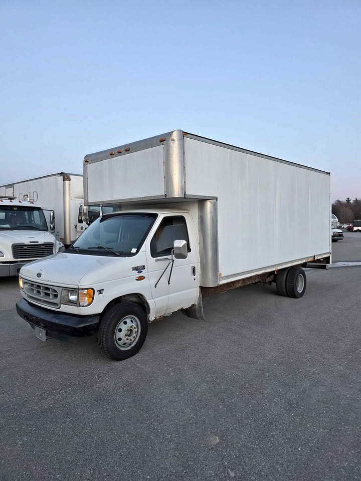 2002 Ford E450 Super Duty Box Truck | Cars & Trucks | Markham / York ...