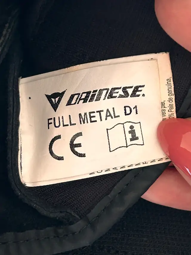 Dainese Full Metal D1 Motorcycle Gloves – Size 8.5 / M in Motorcycle Parts & Accessories in Hamilton - Image 9
