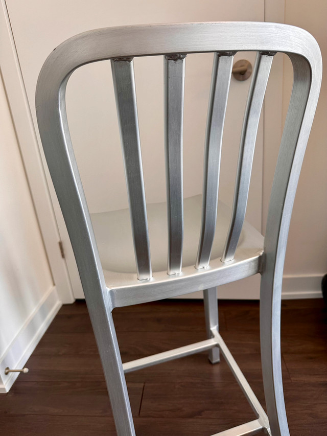 Crate & Barrel Counter Stool - Gorgeous Silver Finish in Chairs & Recliners in City of Toronto - Image 3