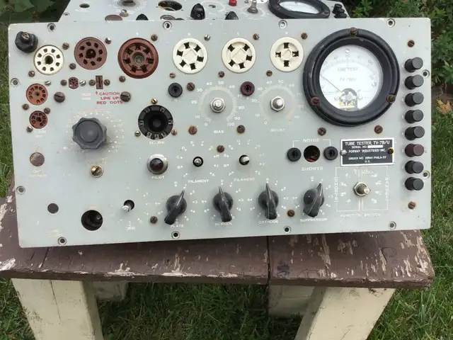 Hickok TV-7B/U Tube Tester in Pro Audio & Recording Equipment in City of Toronto - Image 2
