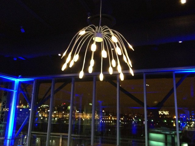 Lampe suspendue moderne styllisée dans Éclairage intérieur et plafonniers  à Laval/Rive Nord