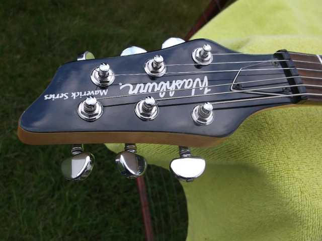 Washburn Maverick BT-4 electric guitar with gig bag in Guitars in Saskatoon - Image 3