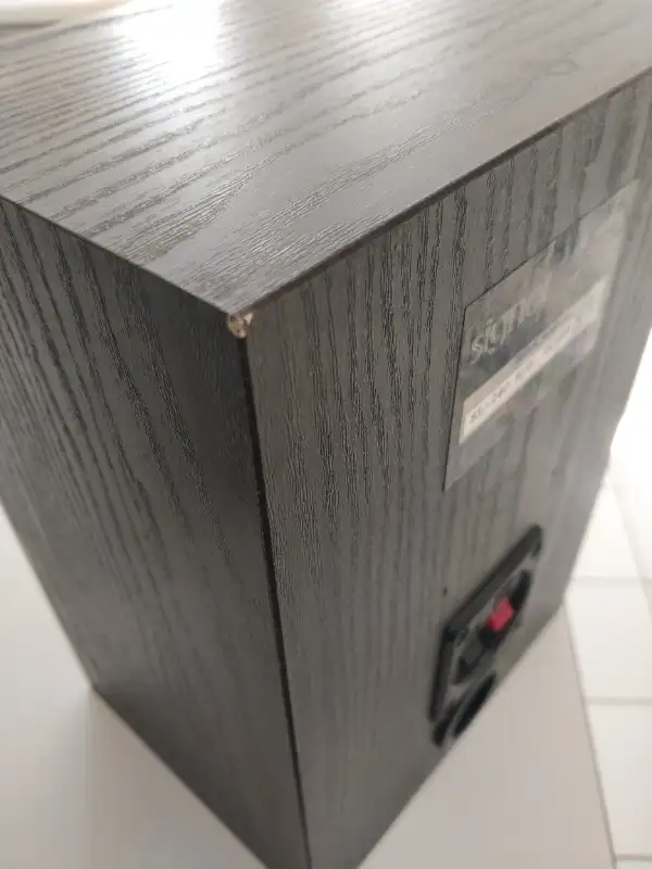 Signet SL240B/U Bookshelf Speakers in Speakers in Markham / York Region - Image 9