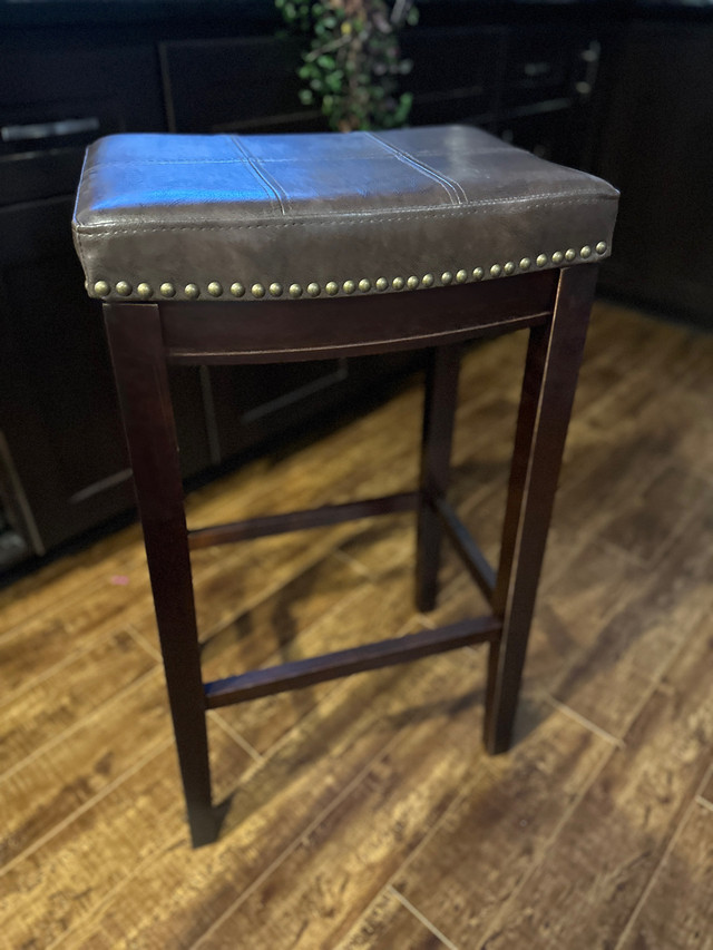 32” bar stool  in Chairs & Recliners in Grande Prairie