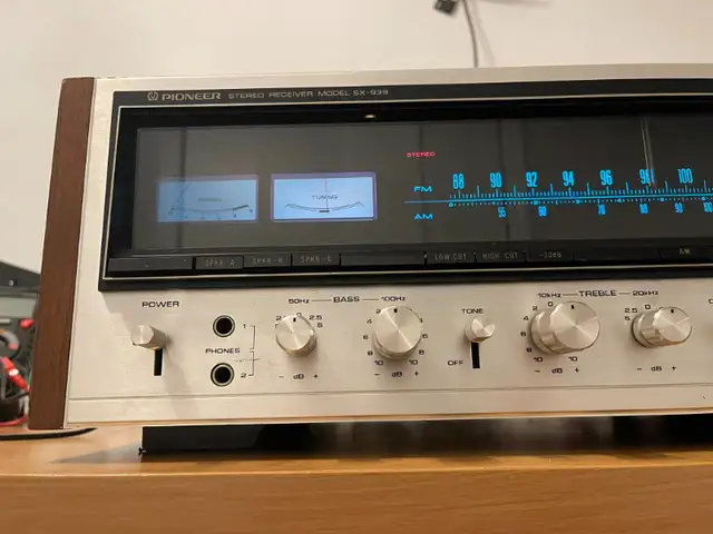 Pioneer SX-939, amazing sound 70WPC in Stereo Systems & Home Theatre in Kingston - Image 3