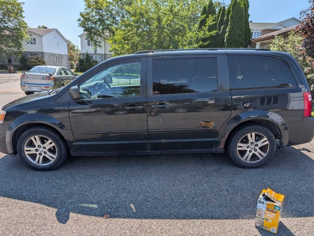 Dodge Grand Caravan 2010 stow and go