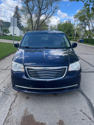 2015 Chrysler Town & Country Touring