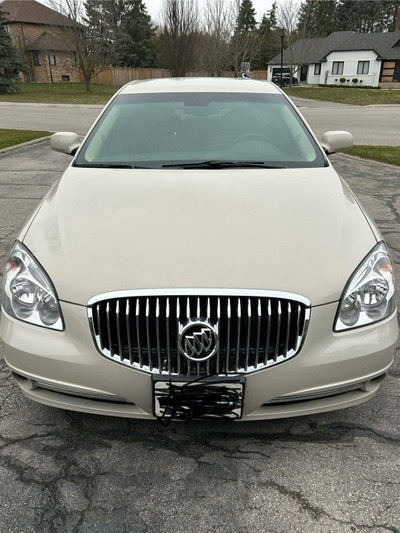 2010 Loaded Buick Lucerne 95,000 km, Lady Driven