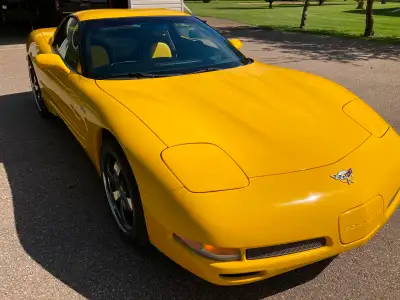 Up for sale a 2003 50th anniversary Corvette Z06 with 47000 original kms. Yellow exterior with match...