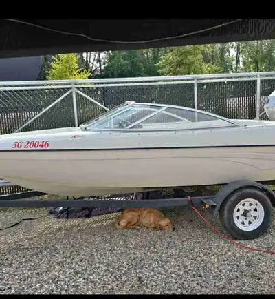 Trailer painted, new lights 2024 New stereo and speakers, 2022 Trim leveling kit, 2023 New starter,...