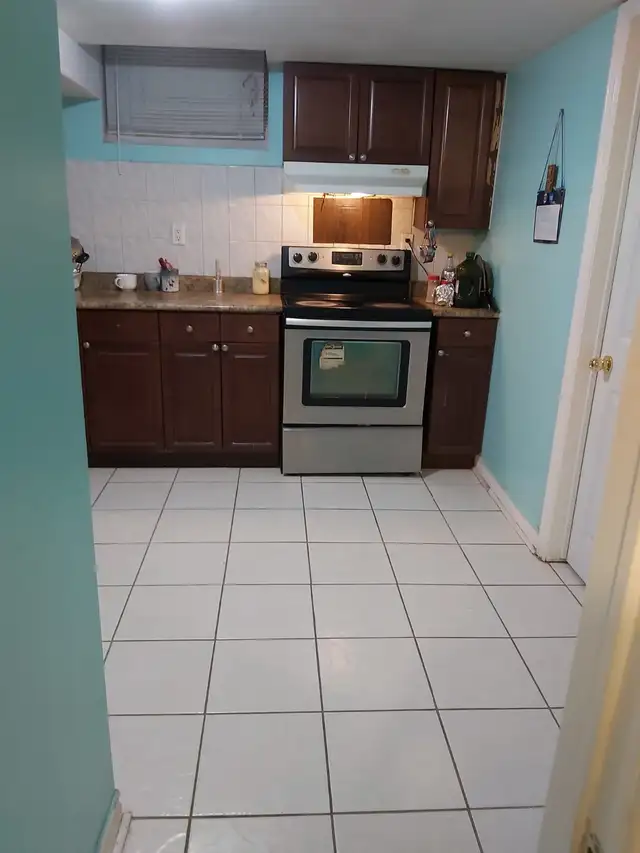 Shared room for rent in Mississauga in Room Rentals & Roommates in Mississauga / Peel Region - Image 4