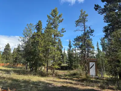 Looking for a place to park your home? This location is on a shared property with home owner in Cowl...