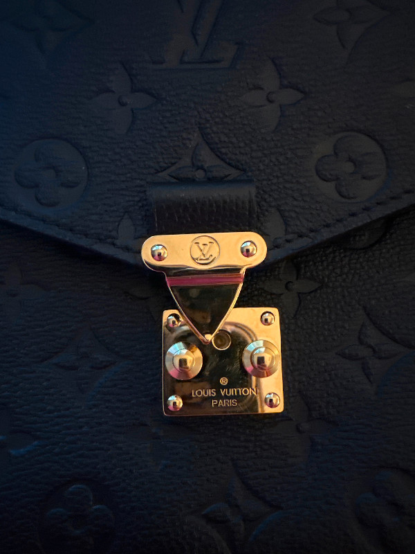 Louis Vuitton Metis in Women's - Bags & Wallets in Barrie - Image 2