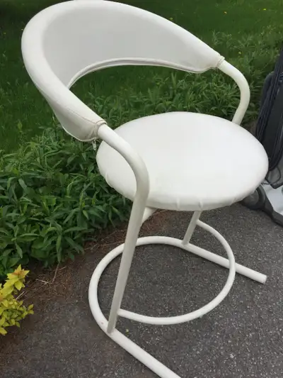 GRANDE VENTE ce week-end seulement Tabouret  confortable, View more