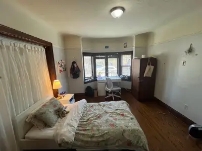 Subleasing from May - August 2026 (duration negotiable) All girls house 4 mins bus from McMaster cam...