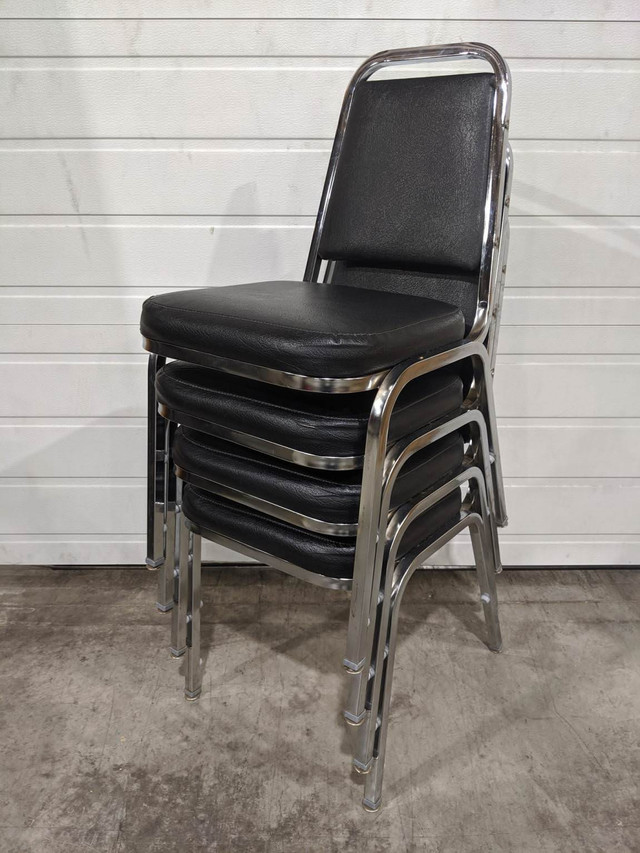 chrome chairs dans Chaises, Fauteuils inclinables  à Ville de Montréal