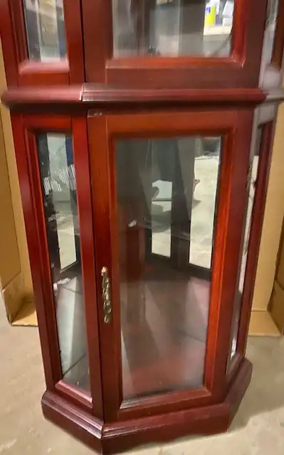 Corner China curio cabinet cherry wood colour - one glass broken in Hutches & Display Cabinets in Edmonton - Image 7