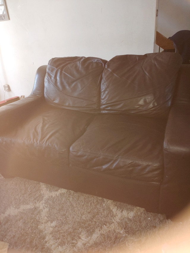 3 Sofa en cuir / 3 Leather couches dans Sofas et futons  à Ottawa - Image 3