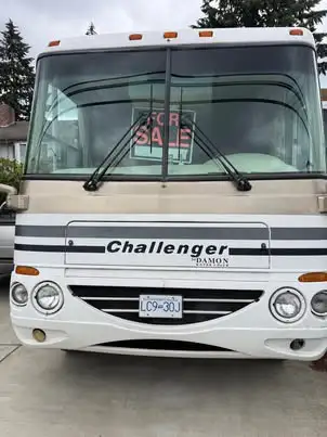 Damon Challenger Motorhome $23,000 OBO 2005 34 Ft Gas 89,000 Miles 2 Slides 2 Solar Panels Everythin...