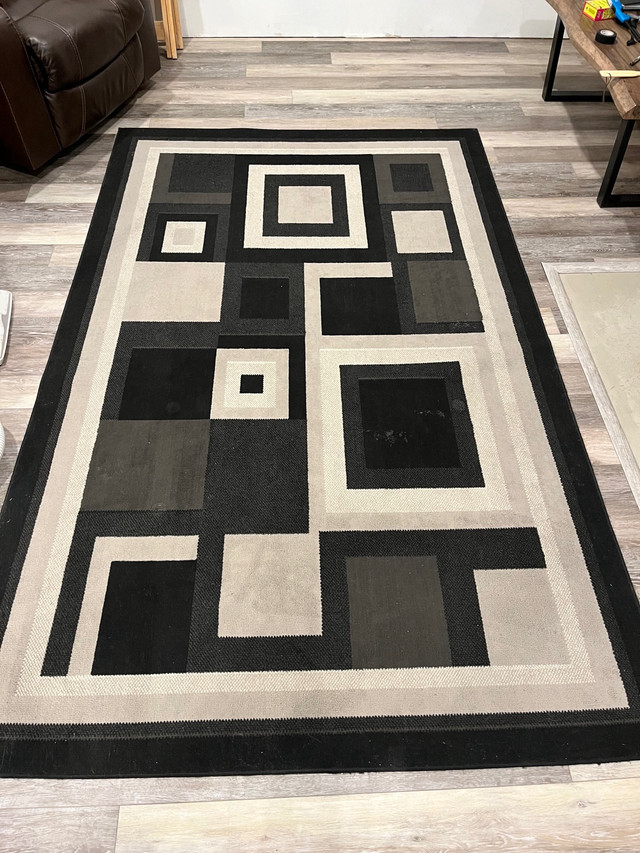 Area rug 5’x8’  in Rugs, Carpets & Runners in Winnipeg