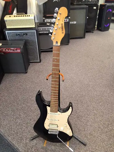 Yamaha EG 112C Electric Guitar - Black *AS IS*, View more