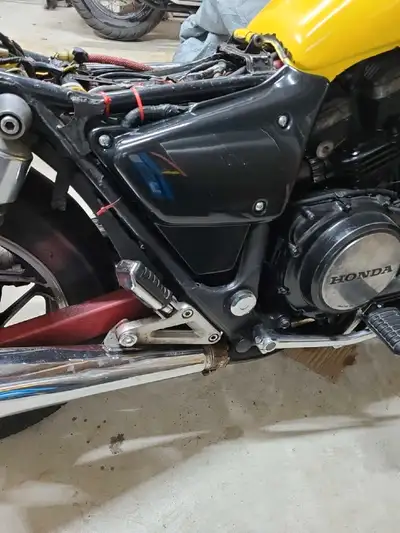 Safetied last year. The good. - New tires. - New upgraded signal lights with spares. - New slip on e...