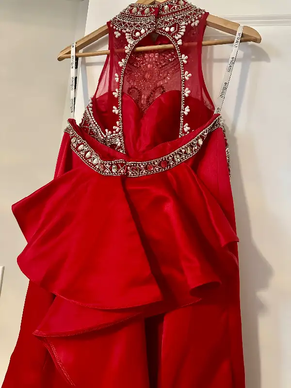 Gorgeous “lady in red” showstopper gown in Women's - Dresses & Skirts in Kitchener / Waterloo - Image 9