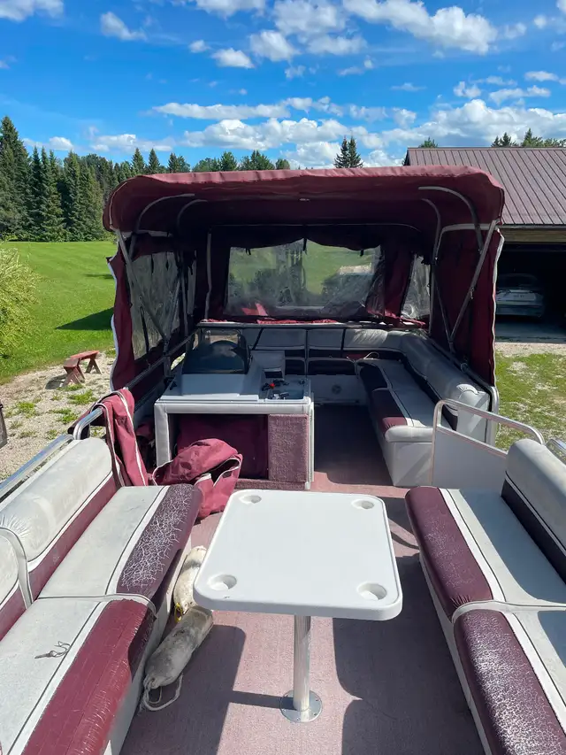 Pontoon boat-24 foot in Powerboats & Motorboats in Sudbury - Image 9