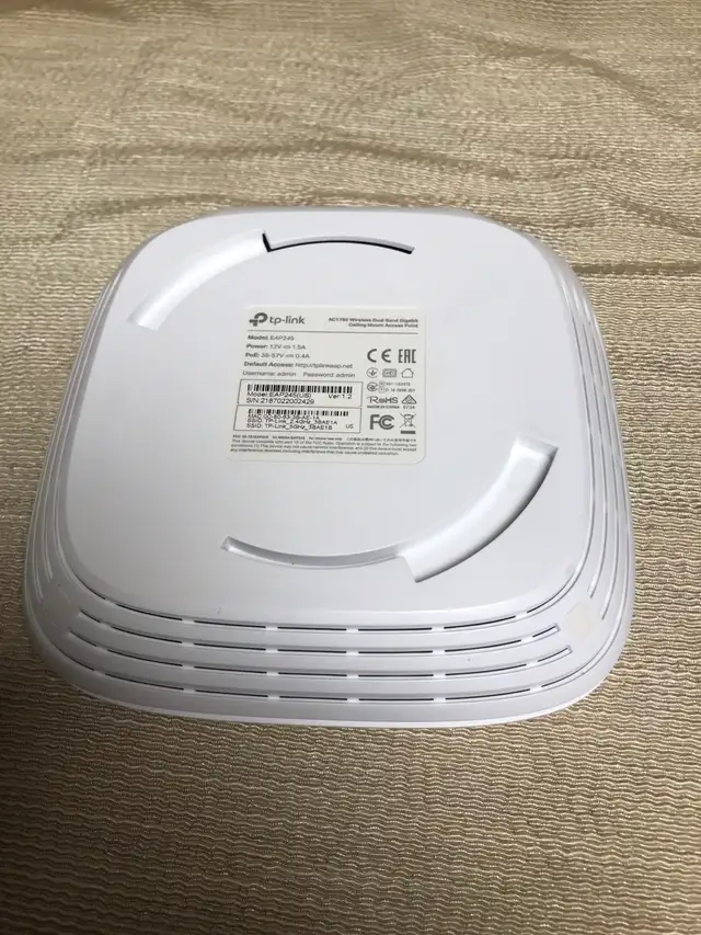 TP-Link EAP245 Wireless Dual Band Gigabit Ceiling Access Point in Networking in Oakville / Halton Region - Image 3