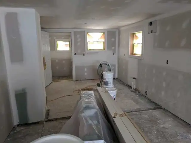 painter available 63611974181377123