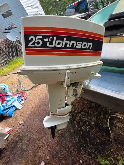 25 hp Johnson tiller motor. Runs perfect. Comes with fuel tank. Recent work done on it