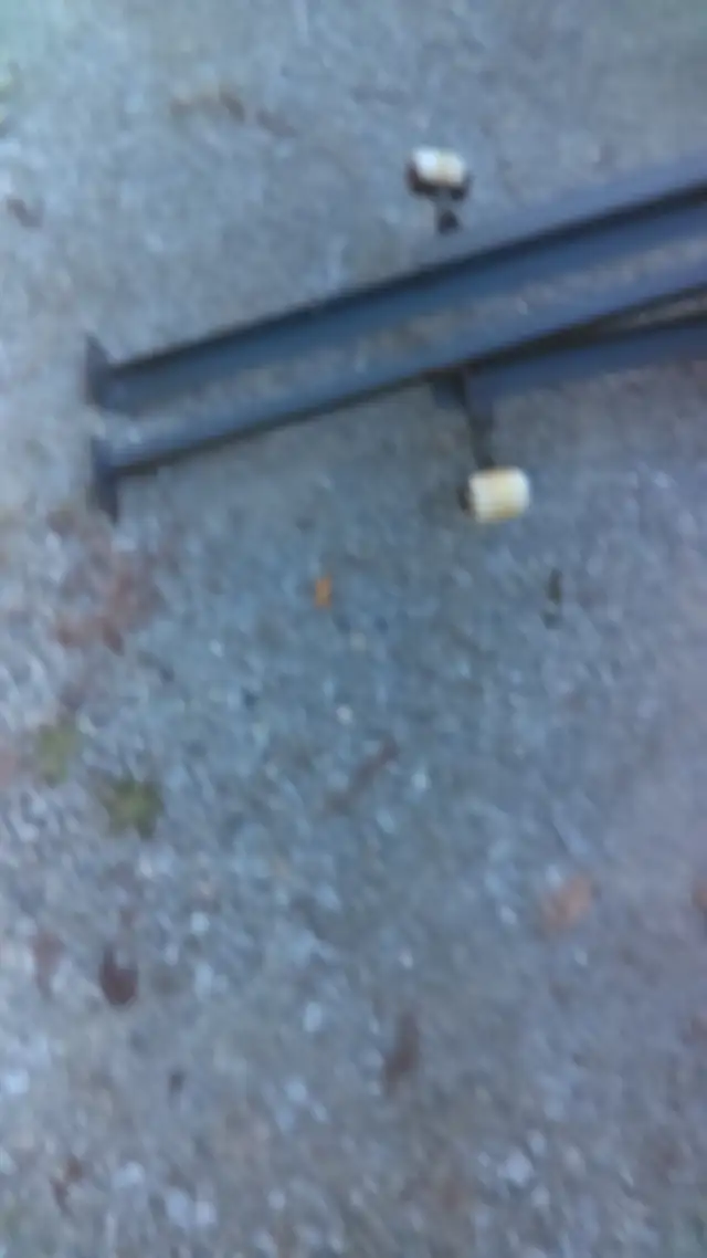 Base de lit en métal+sommier double in Beds & Mattresses in Sherbrooke - Image 3