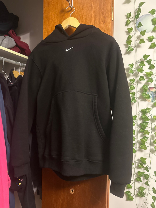 Men’s Nike sweater in Men's in Markham / York Region
