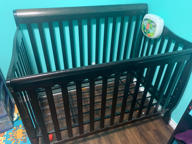 Brown baby crib Cribs Dawson Creek Kijiji
