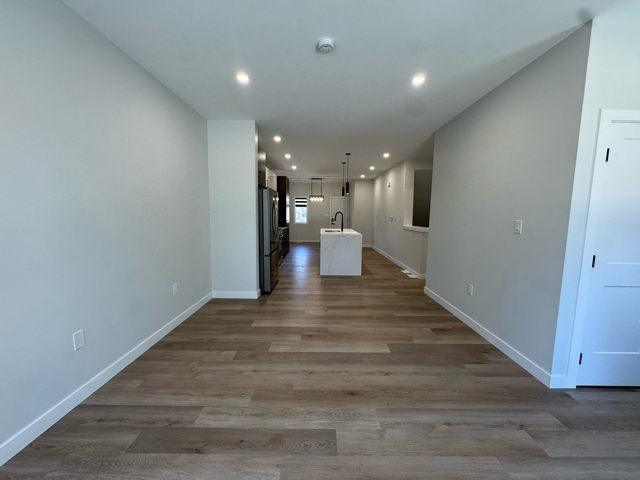 **Beautiful 3Bed 2.5Bath Duplex in Glenwood** in Long Term Rentals in Winnipeg - Image 7