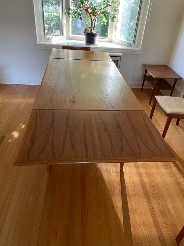 Mid-Century Teak Dining Table and Chairs in Dining Tables & Sets in City of Toronto - Image 7
