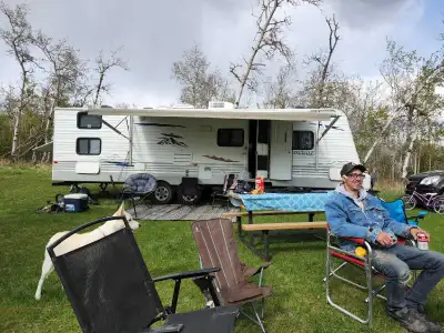 2009 Keystone Springdale Was bought for 17,000 Asking $12,000.00 Was bought from Fraserway in 2022 J...