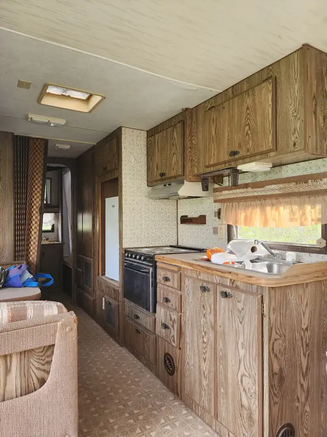 TAURUS TF 23ft Fleetwood 1984 VIN available upon request in Travel Trailers & Campers in Regina - Image 9