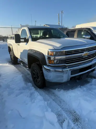 2015 Silverado 2500 6.0L $14,000 certified In excellent condition