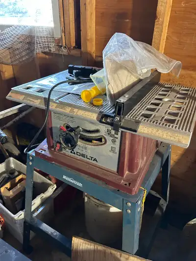 Table saw with blade, miter gauge with stand…$100 Excellent condition…just dusty…rarely used.