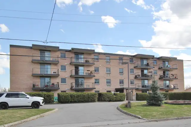 Large 2 bedroom Carleton place Condo!