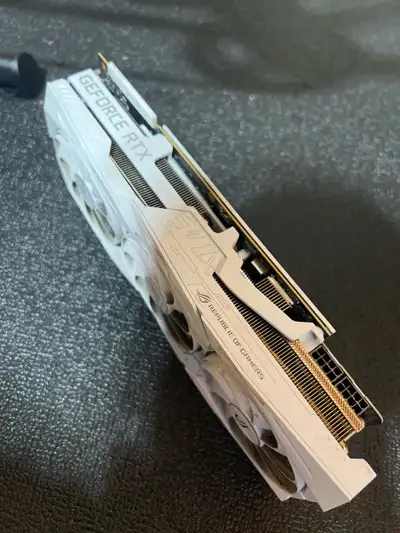 ROG RTX 2080 SUPER White Edition – Clean Look, Serious Power Still a beast in 2026. This white ASUS...