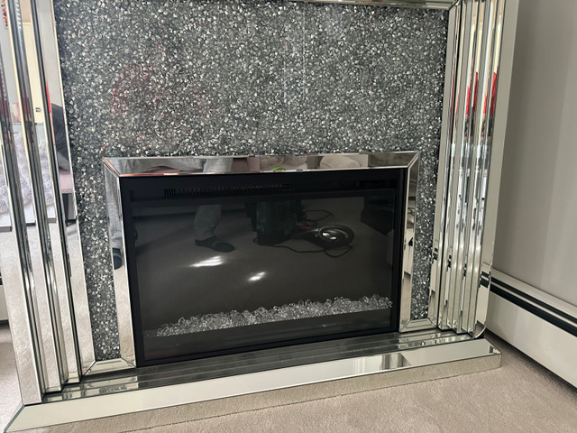 Electric Fireplace in Heaters, Humidifiers & Dehumidifiers in Downtown-West End - Image 2