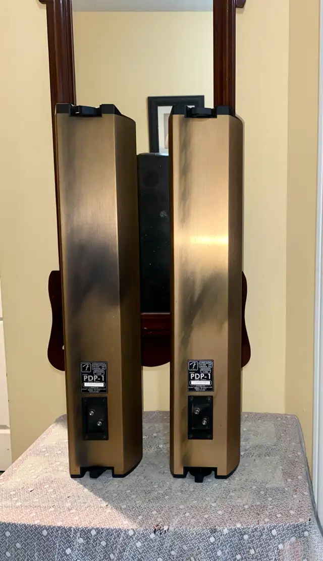 Fender Passport PDP-1 Wall Mount speakers, w Mounts in Speakers in Ottawa - Image 4