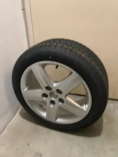 Selling a full set of 4 Audi A4 summer performance tires mounted on OEM 17” rims, plus a brand new P...