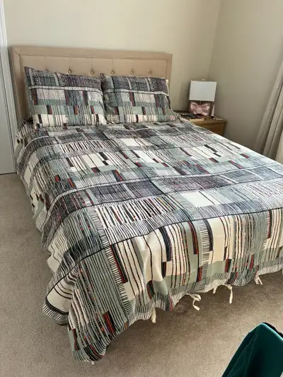 DUVET COVER QUEEN SIZE WITH PILLOW SHAMS, View more