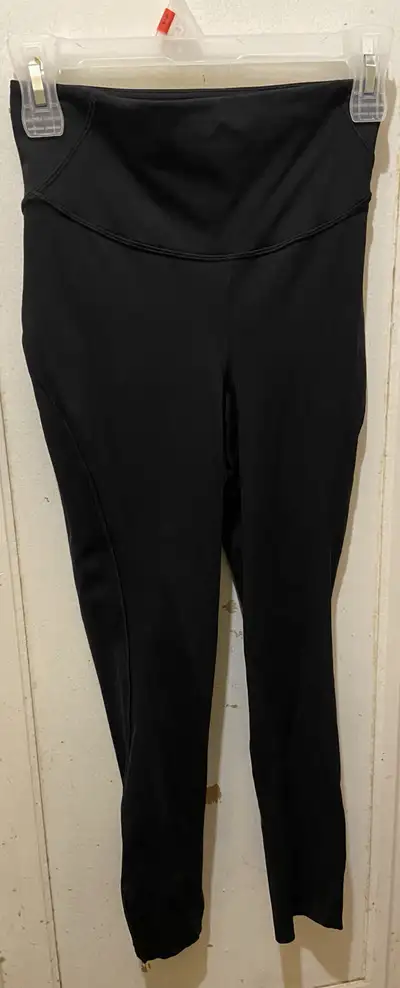 Lululemon Base Pace High Rise Crop 23" sz4 xsmall, View more