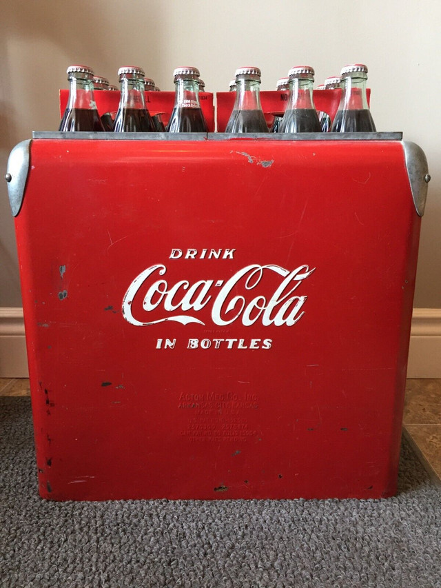 Vintage 1950’s Coca Cola Metal Cooler in Arts & Collectibles in Mississauga / Peel Region - Image 4