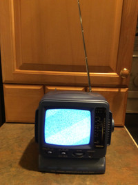 Vintage Durabrand portable television electronic