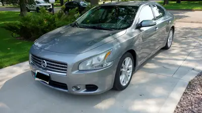 2009 Nissan Maxima SV • Cold Package • 144,417 km • Gun Metallic • Black Leather • Remote Start • He...